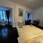 アパート For Big Group - 6 Bedrooms & 2 Same House *