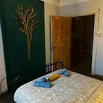 For Big Group - 6 Bedrooms & 2 Same House タリン