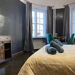 アパート For Big Group - 6 Bedrooms & 2 Same House *