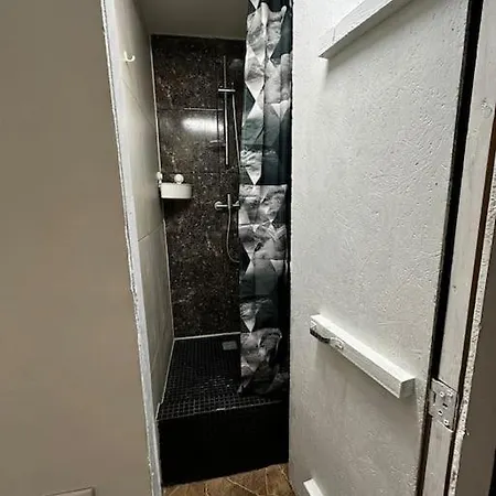 Апартаменти For Big Group - 6 Bedrooms & 2 Same House