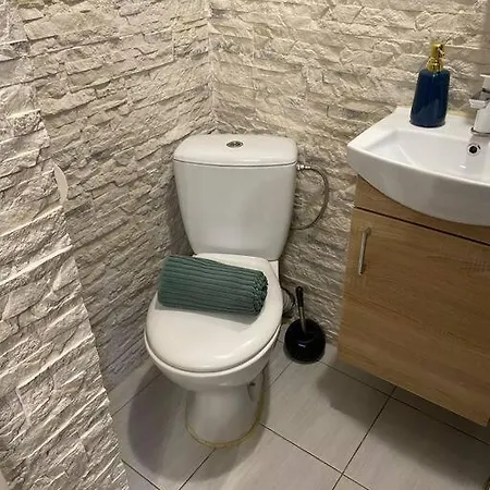 Апартаменти For Big Group - 6 Bedrooms & 2 Same House Таллінн