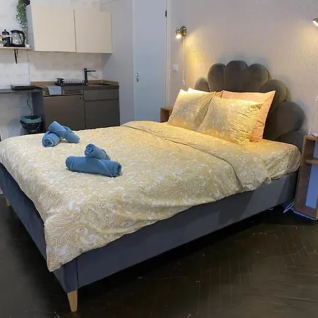 Апартаменти For Big Group - 6 Bedrooms & 2 Same House