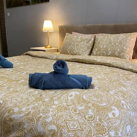 For Big Group - 6 Bedrooms & 2 Same House 塔林