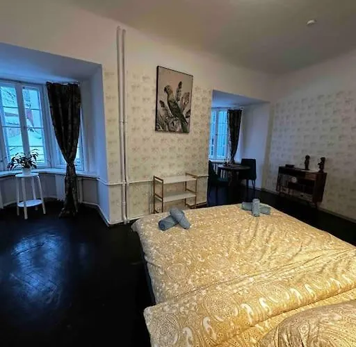 Apartmán For Big Group - 6 Bedrooms & 2 Same House *