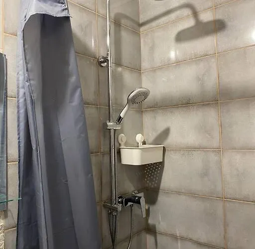 Апартаменти For Big Group - 6 Bedrooms & 2 Same House *