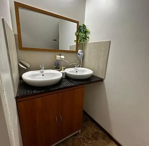 Апартаменти For Big Group - 6 Bedrooms & 2 Same House *