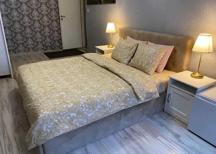 Apartmán For Big Group - 6 Bedrooms & 2 Same House *