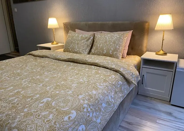 For Big Group - 6 Bedrooms & 2 Same House Таллінн