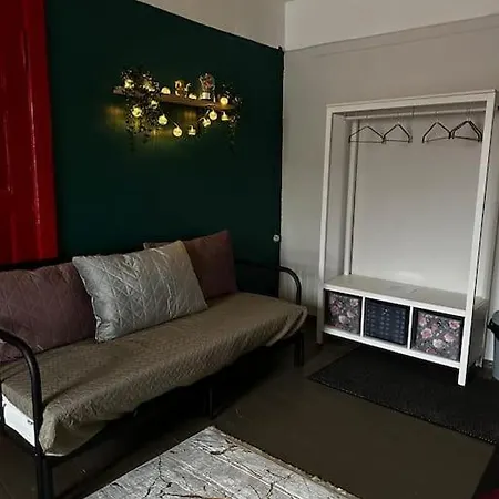 Appartement For Big Group - 6 Bedrooms & 2 Same House