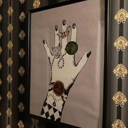 Appartement For Big Group - 6 Bedrooms & 2 Same House