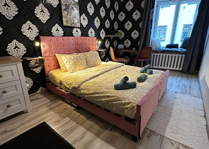 Appartement For Big Group - 6 Bedrooms&2 Same House