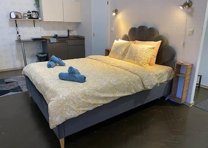 Appartement For Big Group - 6 Bedrooms&2 Same House